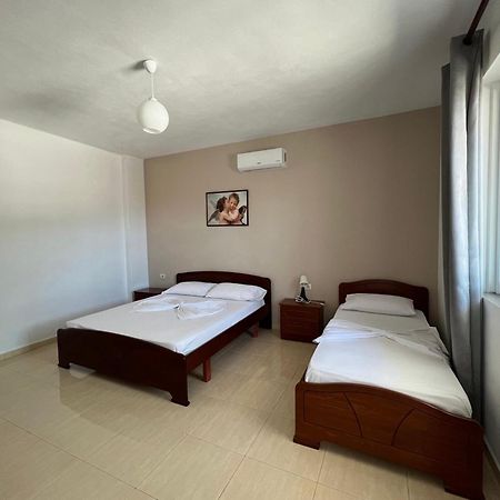 Tomi Apartments Саранде Екстериор снимка